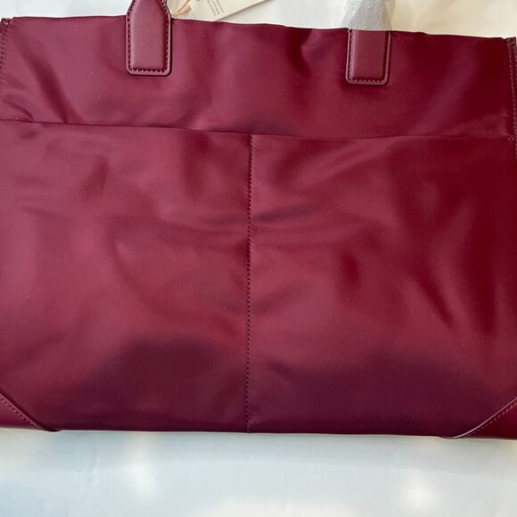 Quince Revive Nylon Large Tote New With Tags Burgundy - Picture 3 of 5